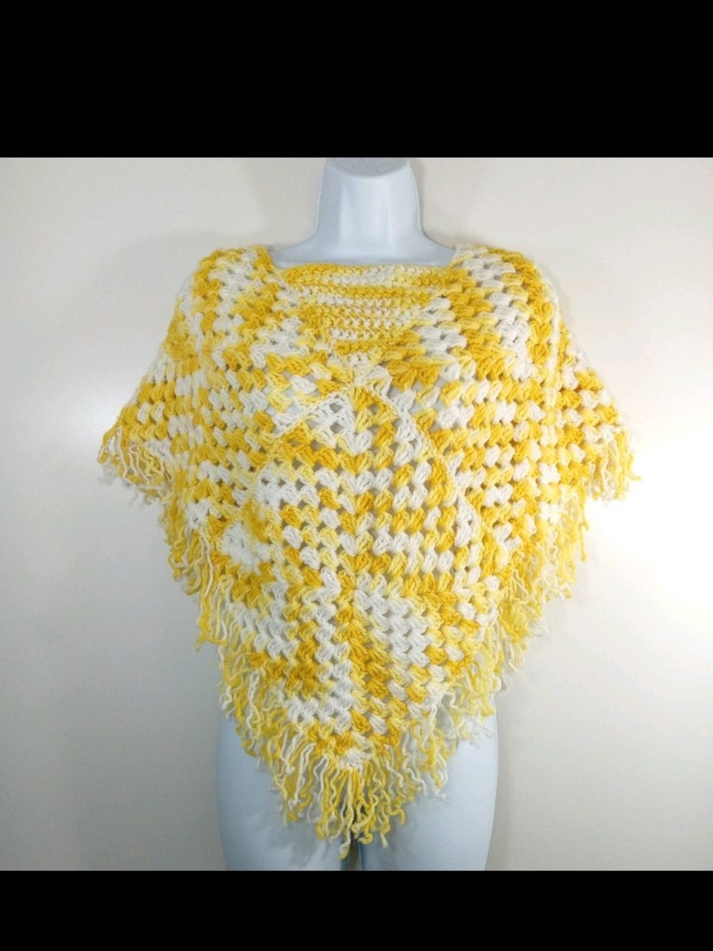 Vtg Handmade Yellow & White Crochet Fringe Poncho
